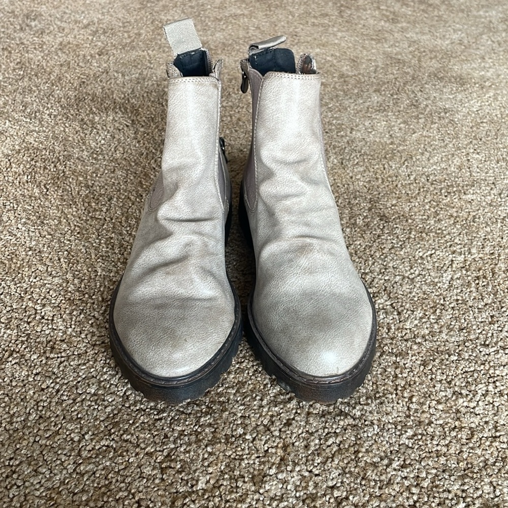 Blowfish Booties - image 2